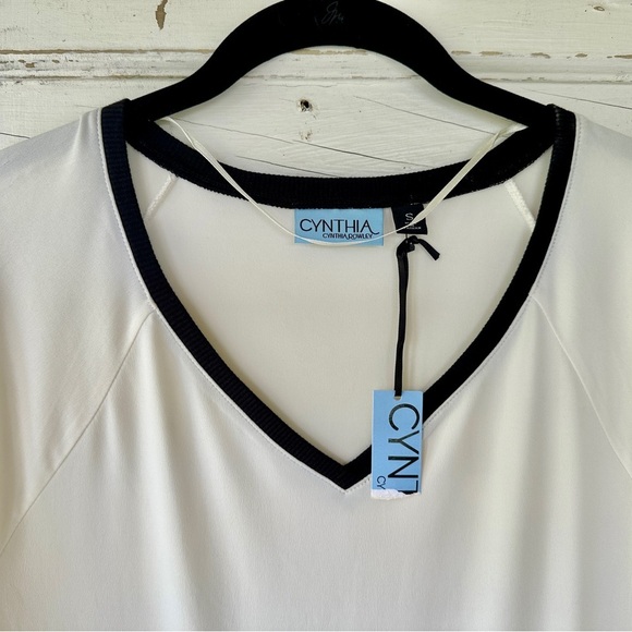 CYNTHIA ROWLEY, NWT, WHITE TOP WITH CONTRASTING BLACK TRIM. V-NECK. SIZE S - Picture 6 of 10